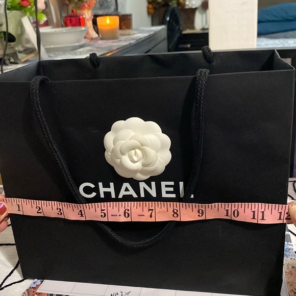 Chanel Gift Bag with Gift Box - Picture 10 of 16
